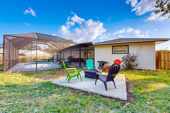 Building Photo - 2141 Fiesta Dr