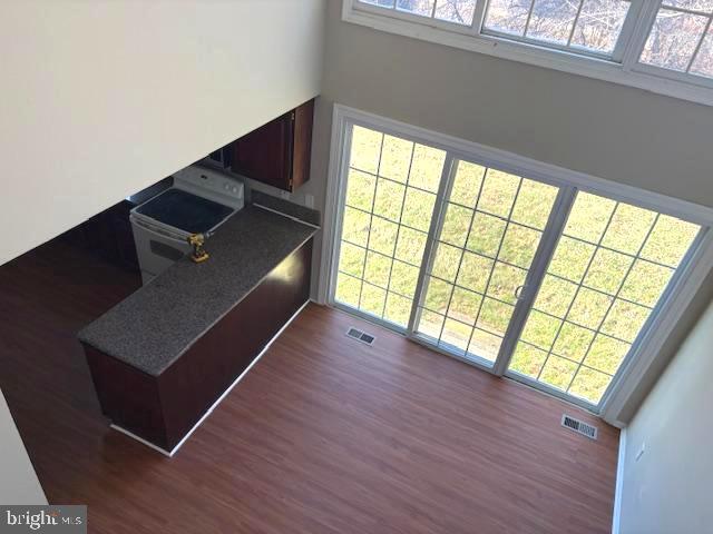 Building Photo - 1018 Willowleaf Way