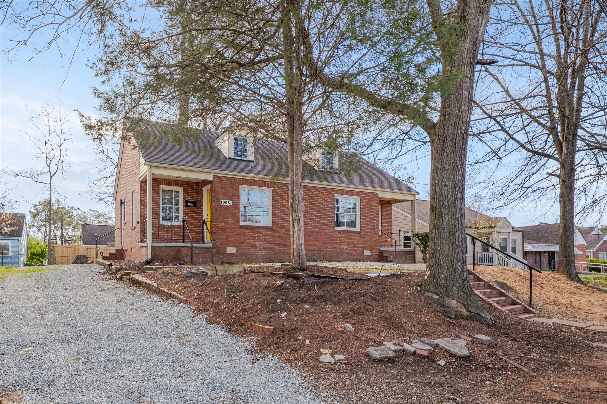 Building Photo - 1008 Alma St