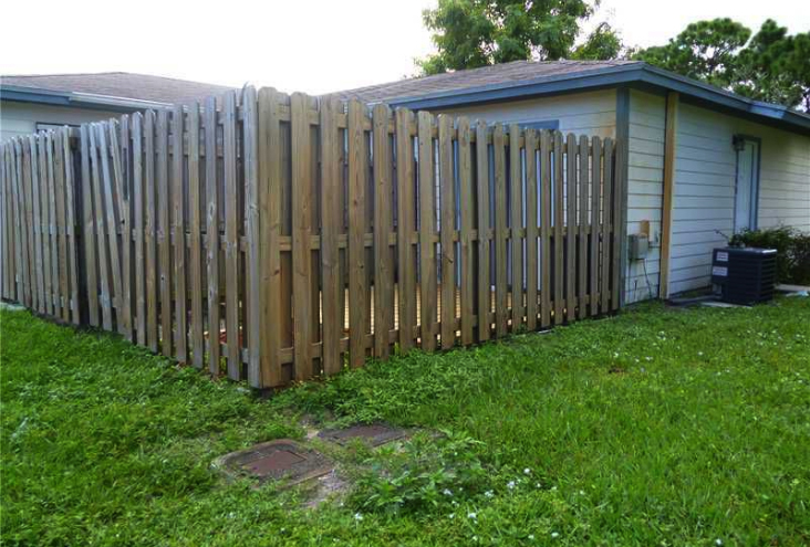 fenced deck - 1860 My Pl