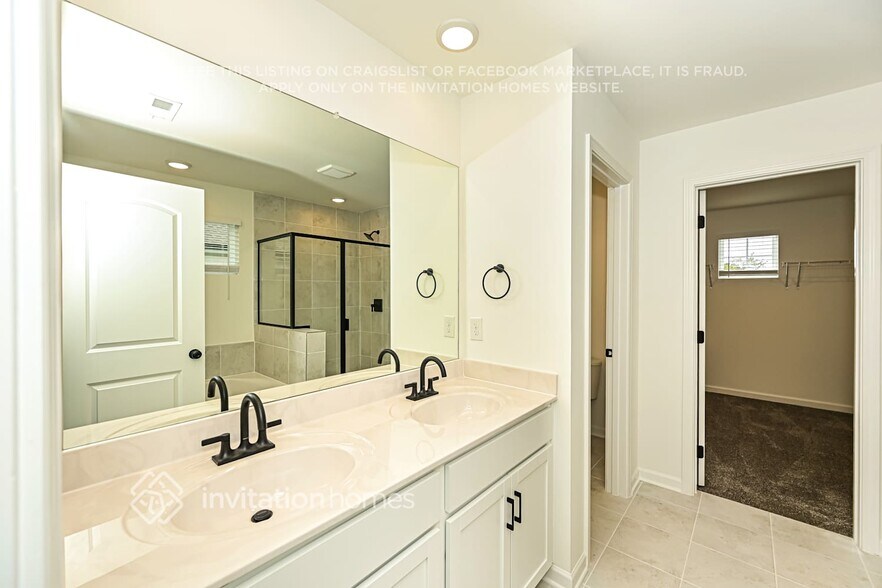 Building Photo - 212 E Millbrook Dr