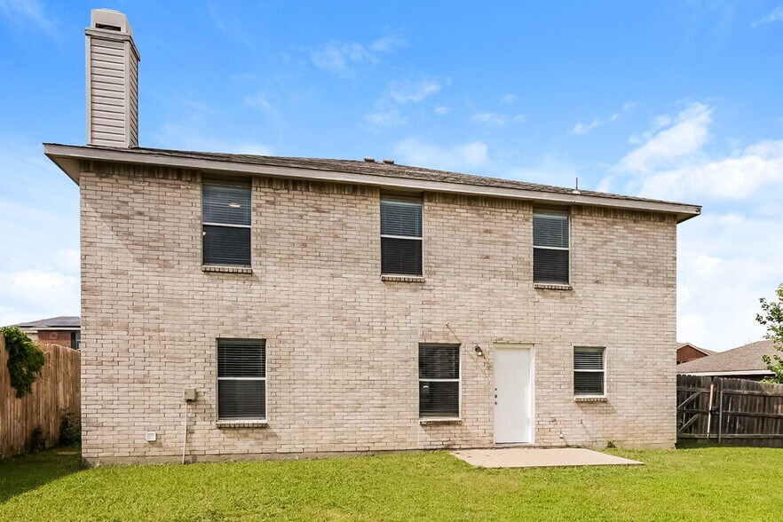 Building Photo - 944 Dunkirk Ln