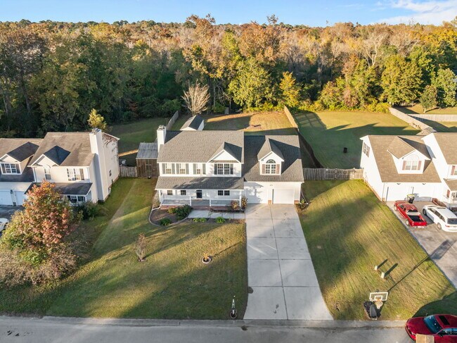 Building Photo - 200 Bridlewood Dr