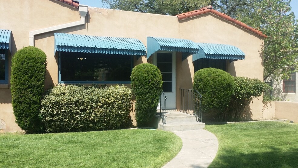 Building Photo - 401 Hermosa Dr NE