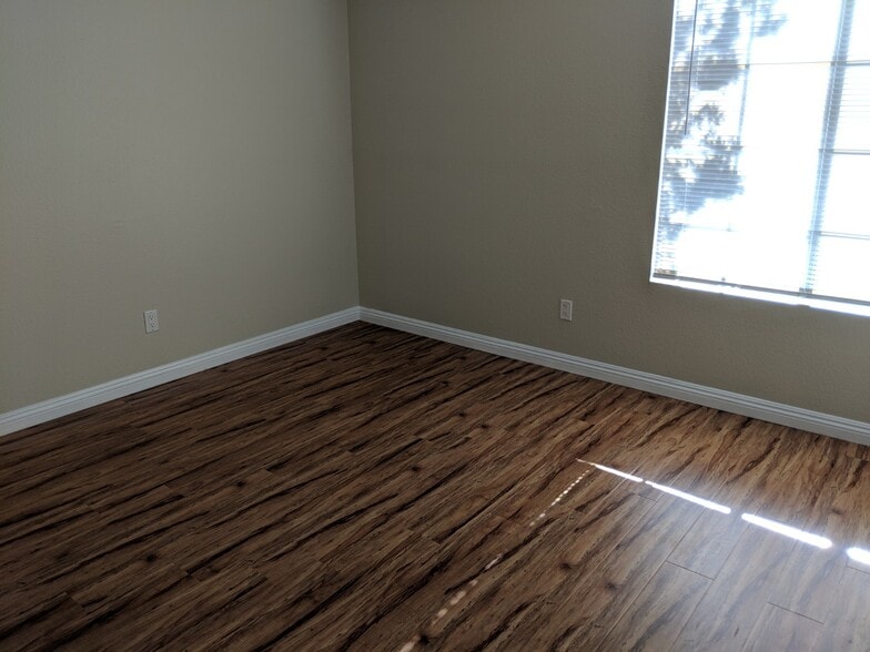 Building Photo - 12063 Alta Carmel Ct