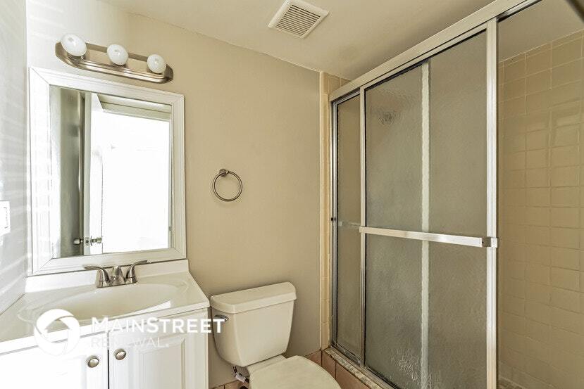 Building Photo - 6212 Chinaberry Dr