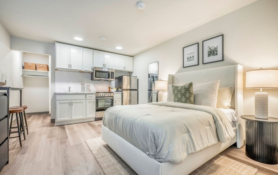 Interior Photo - Sandburg Studios
