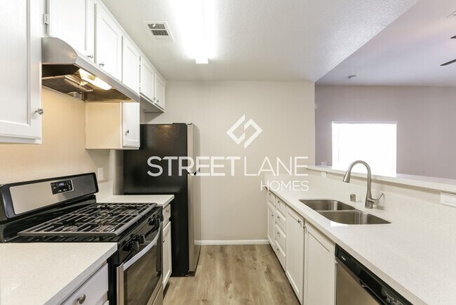 Building Photo - NOW OFFERING FIRST FULL MONTH FREE!