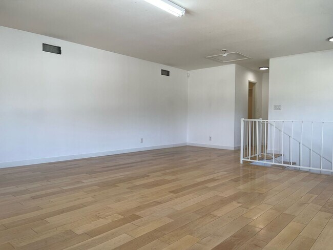 Building Photo - ARLETA