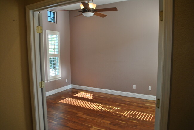 Building Photo - Gorgeous 4 Bedroom Home in the Stonebriar ...