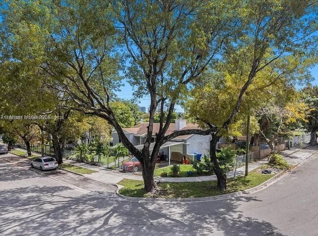Building Photo - 586 NW 48th St