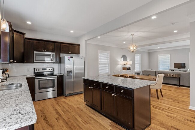 Building Photo - Open Layout home in Maynor Place