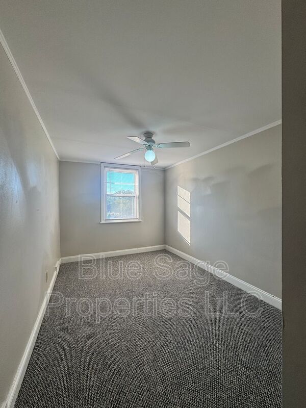 Building Photo - 2254 S Harwood Ave