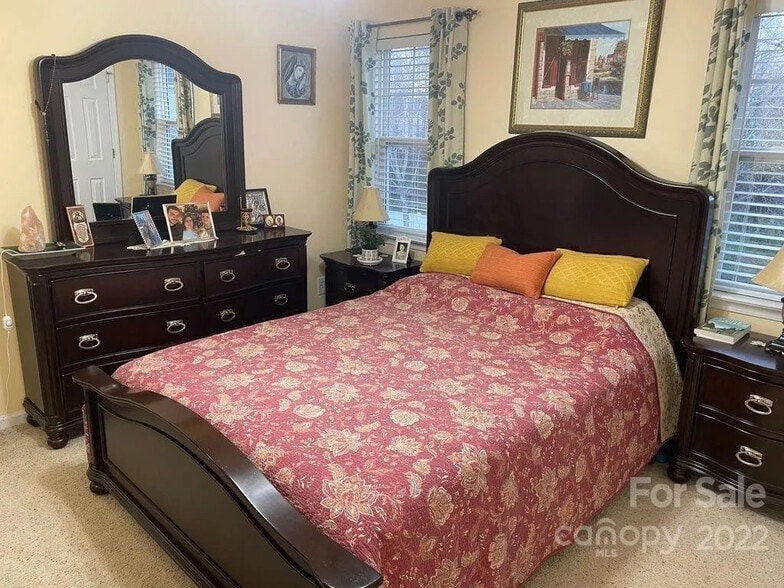 Building Photo - Room in House on Meadowcreek Village Dr