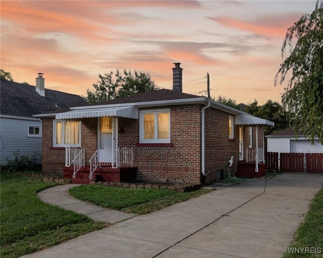 Primary Photo - 116 Springville Ave