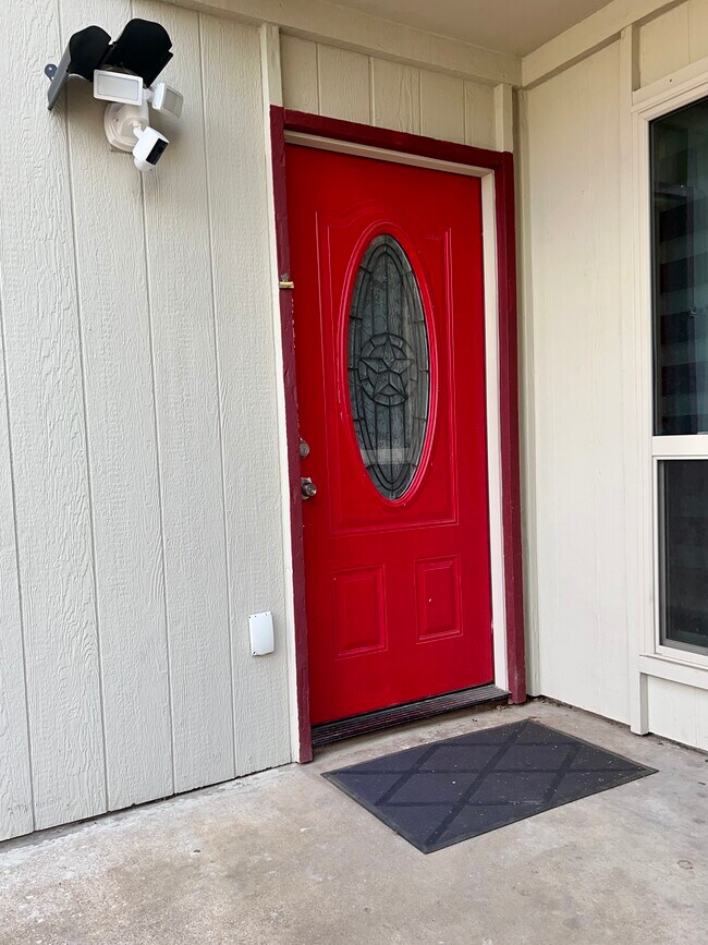 Building Photo - 919 S Weatherred Dr