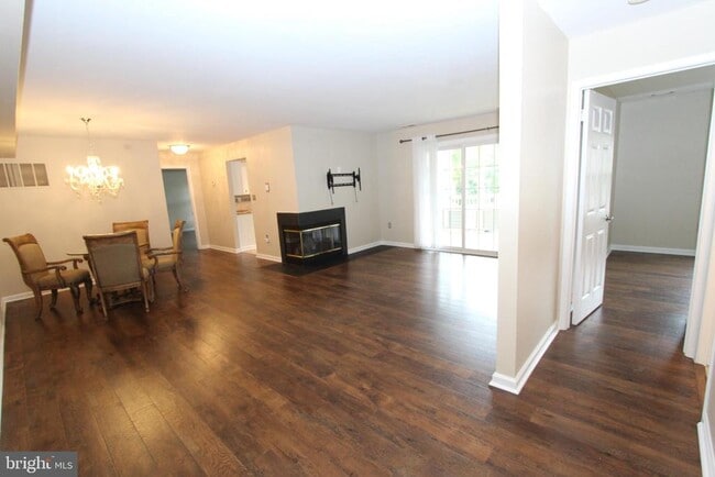 Building Photo - 110 Biscayne Ct