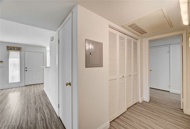 Building Photo - 3115 Casey Dr