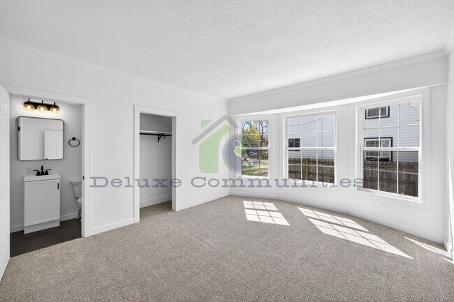 Building Photo - 851 Worden St SE