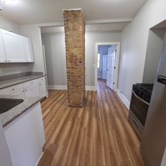 Building Photo - 1609 Hopkins Ave