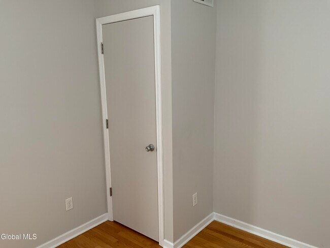 Building Photo - 1238 Union St