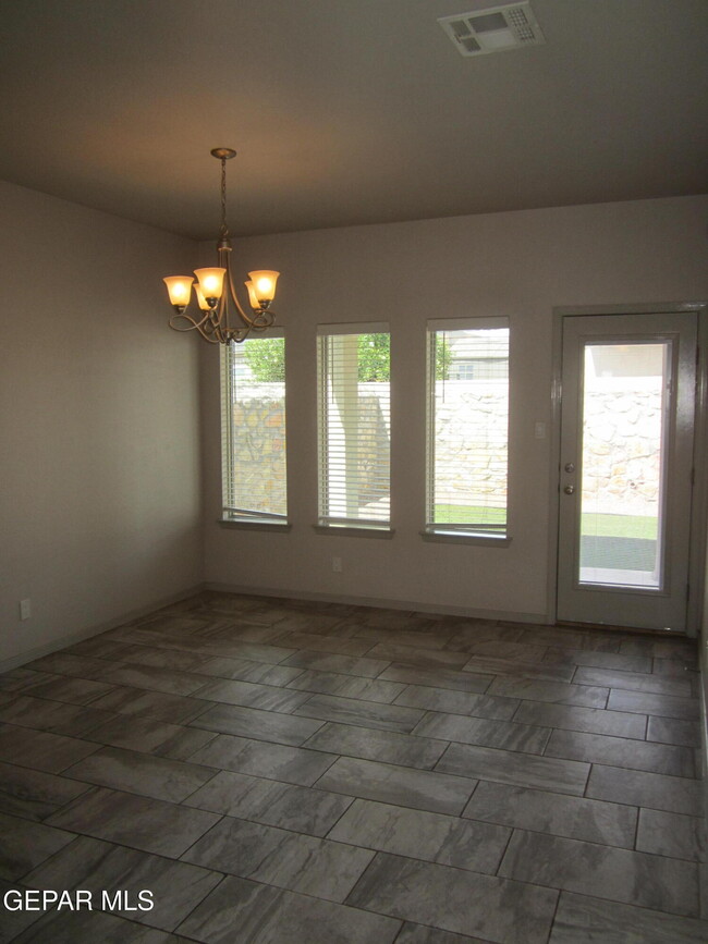 Building Photo - 323 Malta St