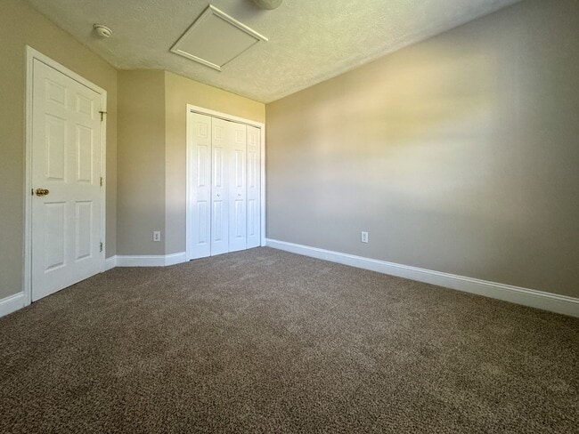 Building Photo - 274 Sanford Ct