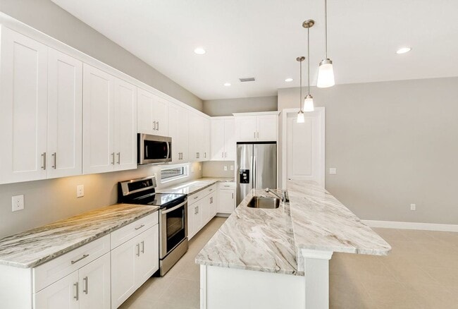 Building Photo - Newer home waiting for you!