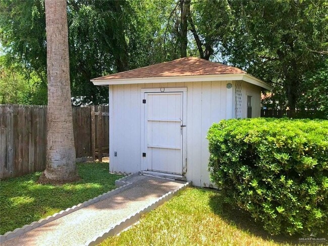 Building Photo - 1216 W Heron Ct