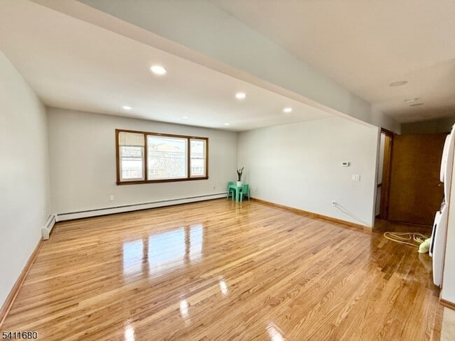 Primary Photo - 30 Cottage Pl