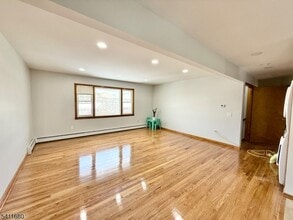 Building Photo - 30 Cottage Pl