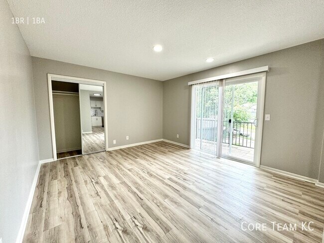Building Photo - 1132 W 41st-4W