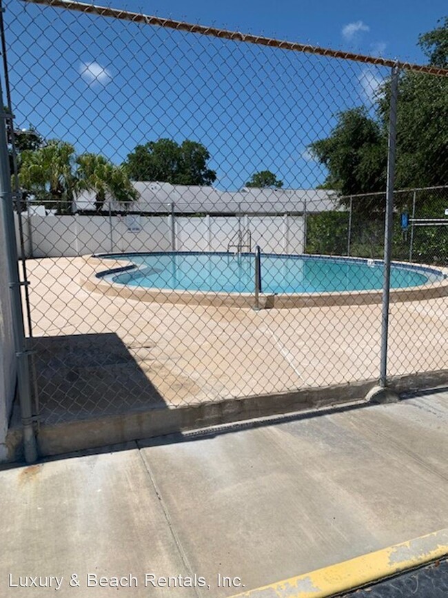 Building Photo - 2 br, 2 bath House - 7140 Parkside Villa  ...