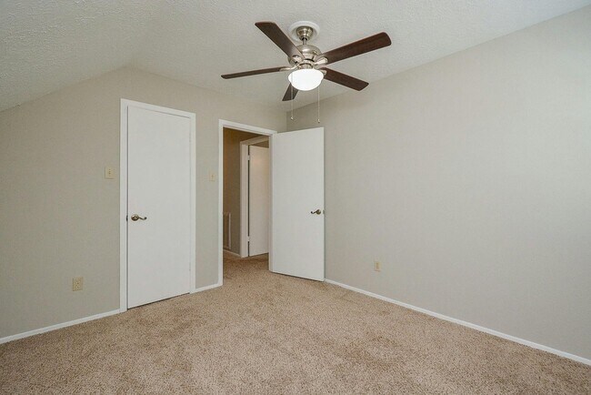 Building Photo - 2119 Landcircle Ct