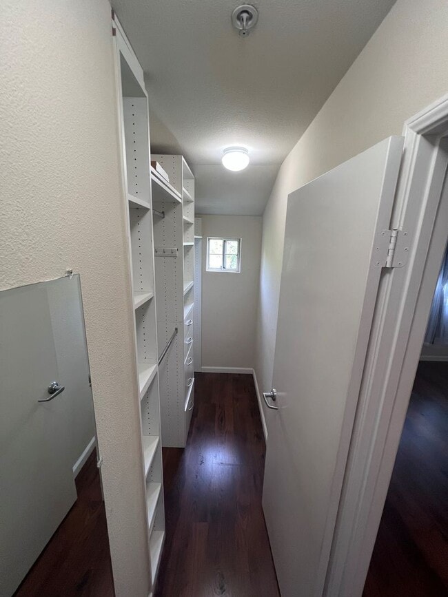 Building Photo - Nor Cal Realty Inc, 3 bedroom 3 bath townhouse with 2 car garage