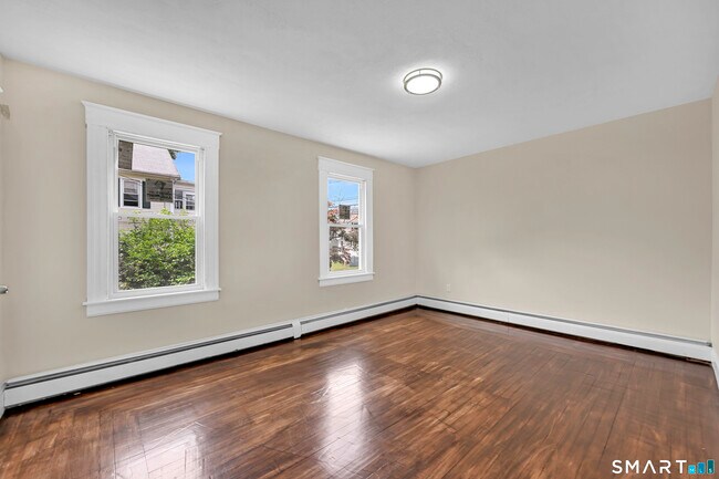 Building Photo - 54 Overlook Ave