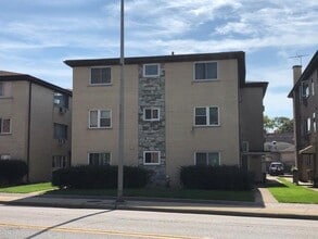 Building Photo - 8549 Grand Ave