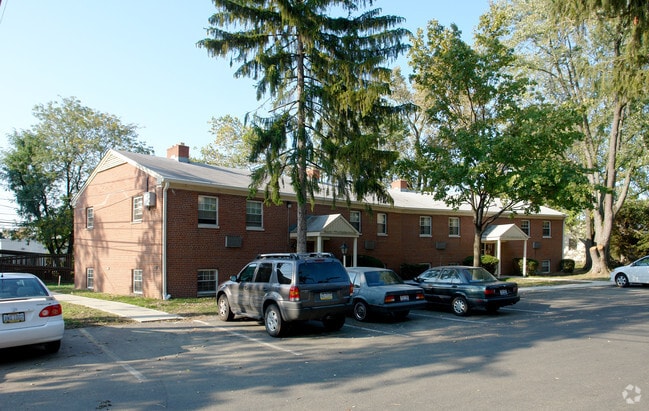 Primary Photo - 1431-1441 Ombersley Ln