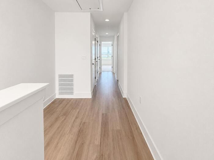 Building Photo - 124 Thibault Trce