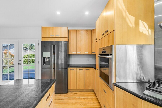 Building Photo - 3620 Tuller Ave