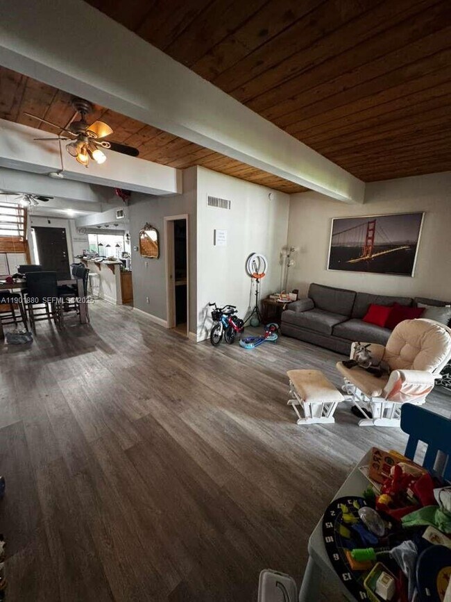 Building Photo - 19416 NE 26th Ave