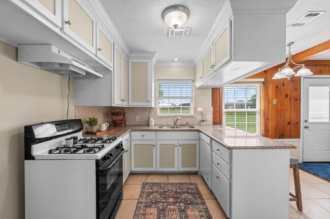 Building Photo - 1726 Wycliffe Dr