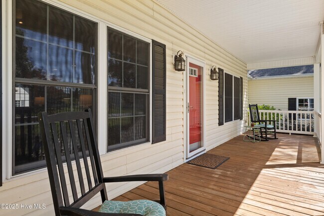 Building Photo - 592 Arnolds Beach Rd
