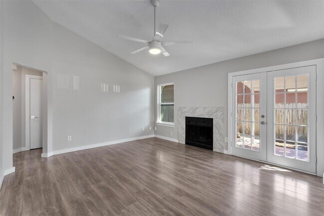Building Photo - 12321 Emery Oaks Rd