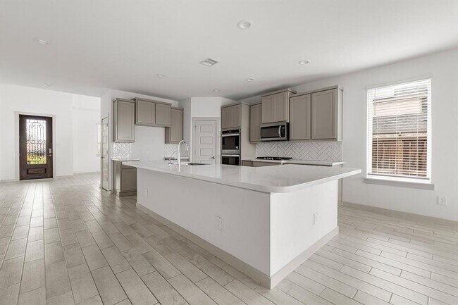 Building Photo - 29231 Red Rocks Pk Dr