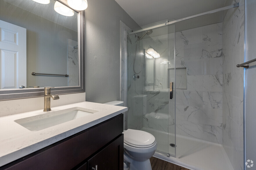 3BR, 2BA - 1,250SF - Primary Bathroom - Elk Ridge