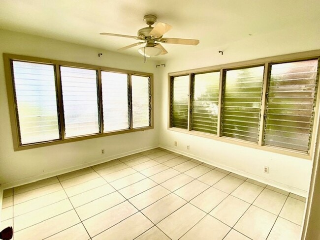 Building Photo - 202 - CA