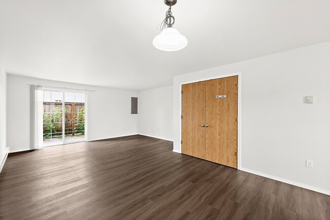 Building Photo - Ewert 3010
