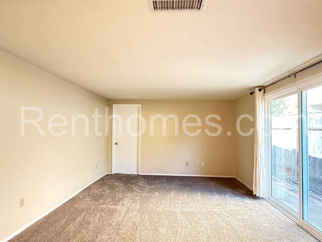 Building Photo - 9970 Dichondra Pl
