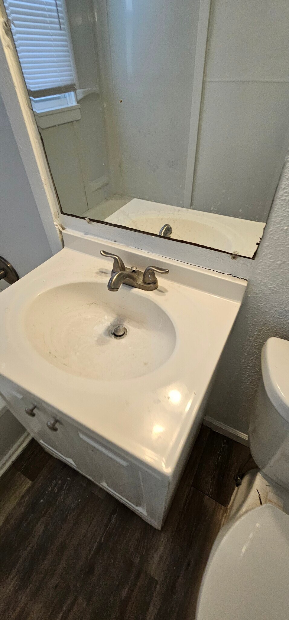 Building Photo - 10716 Bennington Ave